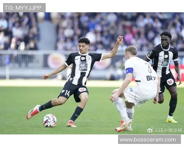 巴黎圣日耳曼与昂热的精彩对决正在视频直播中，快来一起见证足球盛宴！